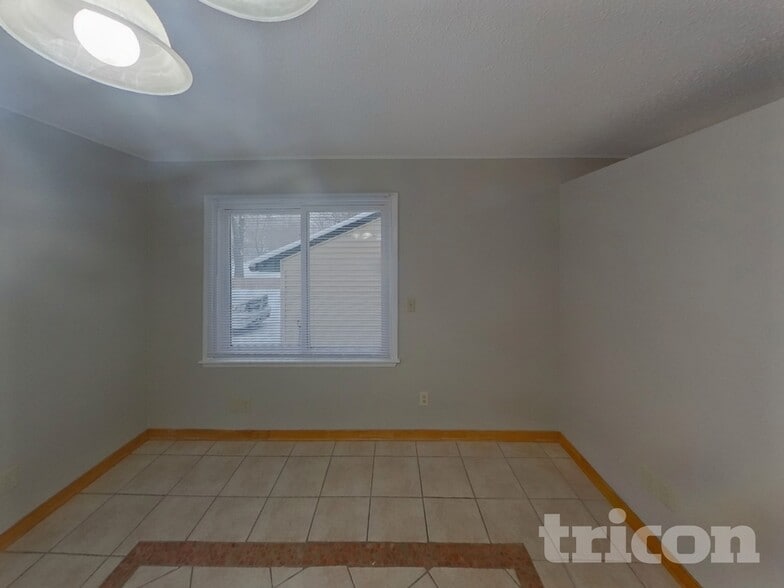 Building Photo - 2605 Eastman Dr