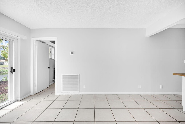 Building Photo - 6542 NW 24th Ct