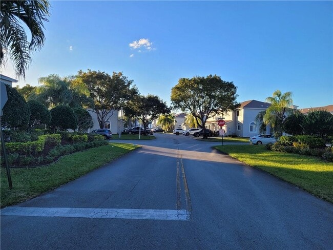 Building Photo - 4723 SW 14th St