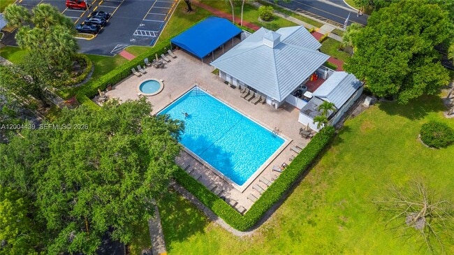 Building Photo - 1524 Whitehall Dr