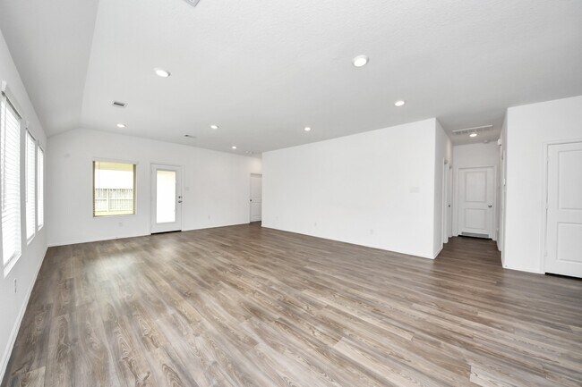 Building Photo - 26631 Castiel Dr