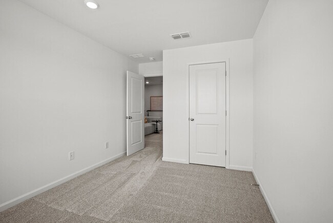 Building Photo - 12004 Oak St