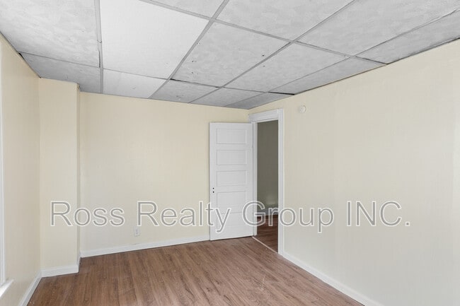 Building Photo - 1149 Fernwood Ave