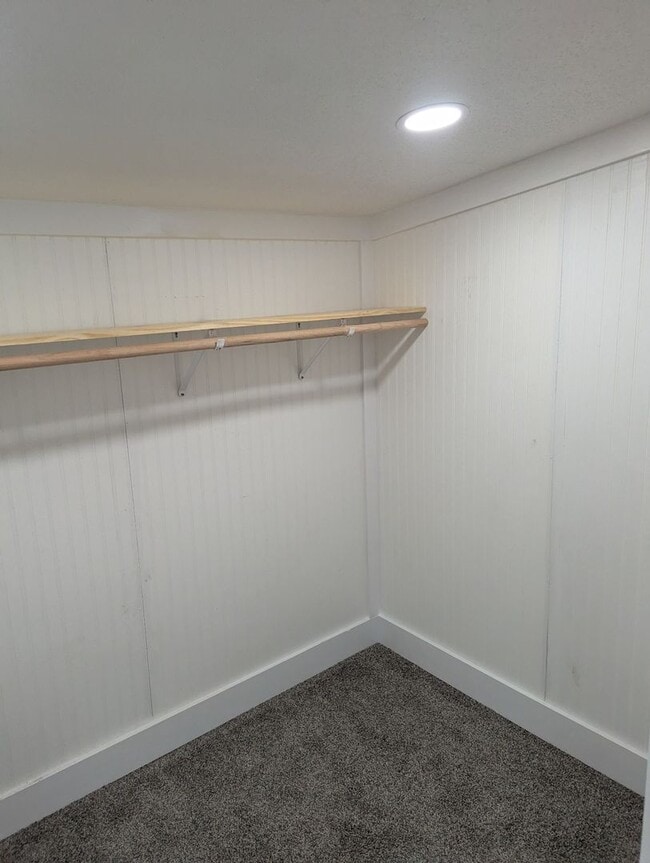 Building Photo - Remodeled 2 bedroom 1.5 bath home.