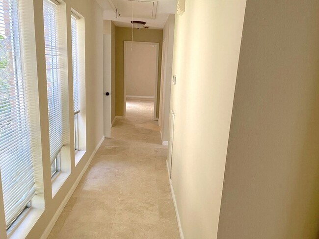 Building Photo - Briar Hill Beauty- Coming Soon