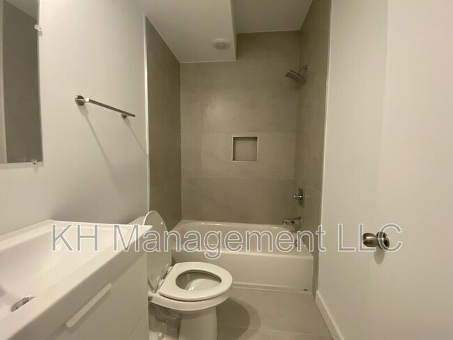 Building Photo - 317 N 41st St