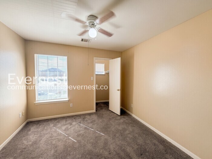 Building Photo - 2875 Southampton Way