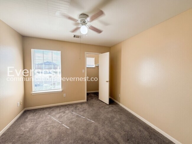 Building Photo - Modern Town Home with Fenced Backyard and Attached Garage