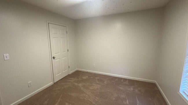 Building Photo - 805 Georgian Hills Dr