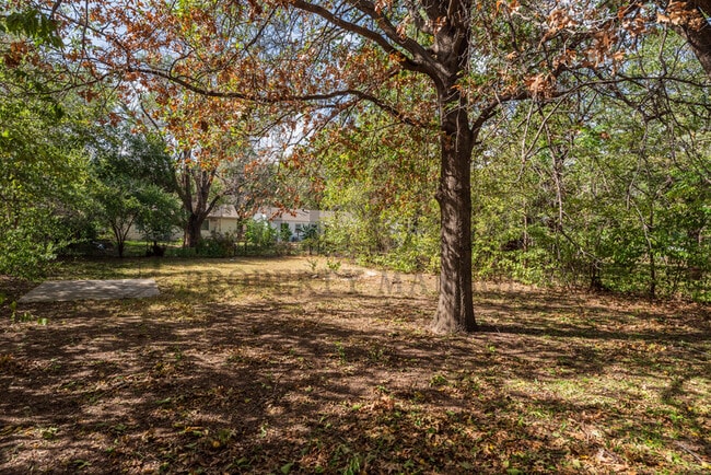 Building Photo - 2511 Woodland N