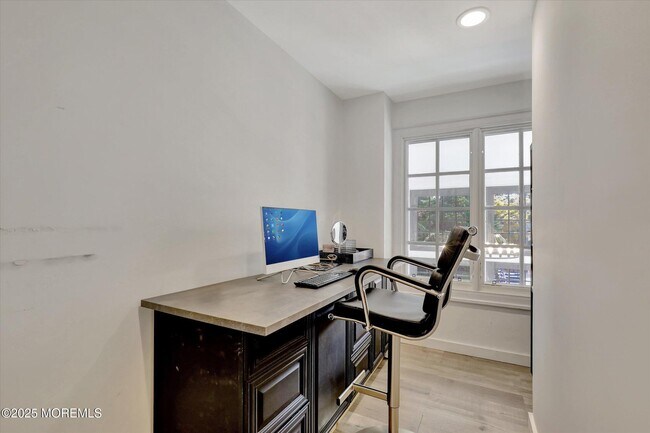 Building Photo - 13 Valley Forge Rd