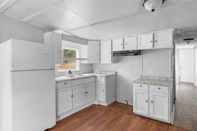 Building Photo - 16747 Timberglen St