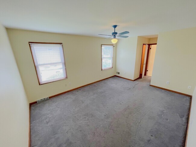 Building Photo - 220 Concord Hill Dr