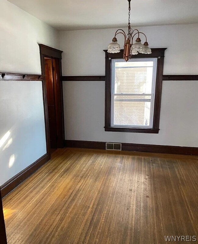 Building Photo - 455 Crescent Ave