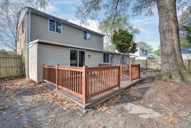 Building Photo - Charming Rental Home in Hampton!