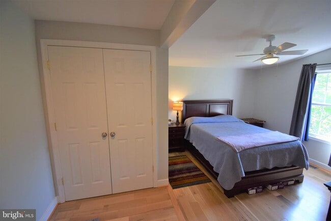 Building Photo - 8811 Badger Dr