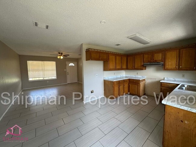 Building Photo - 4709 Lexington St