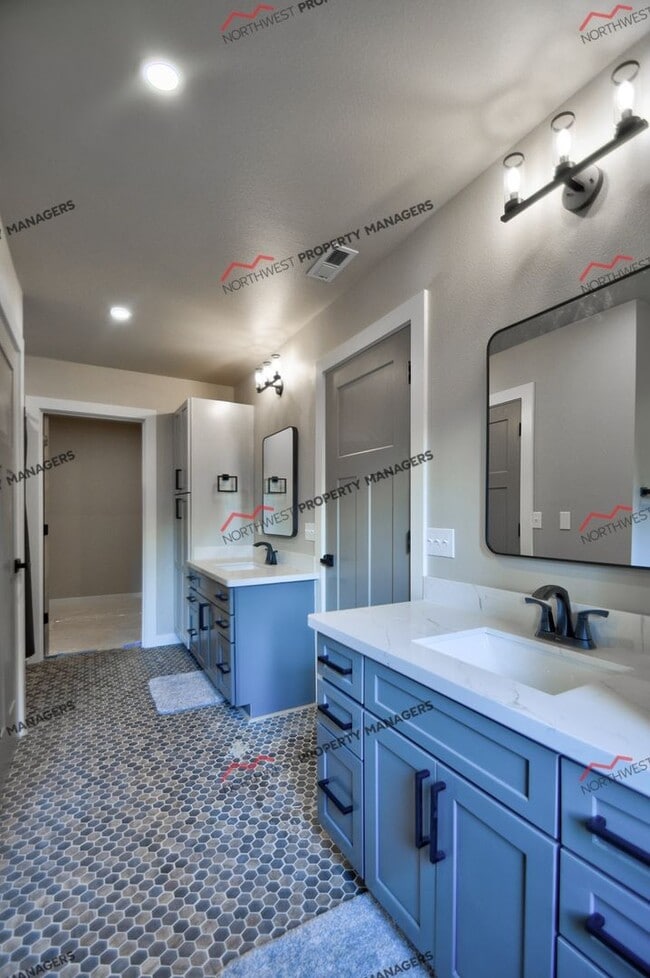 Building Photo - STATUS: AVAILABLE  | R288A | $2750