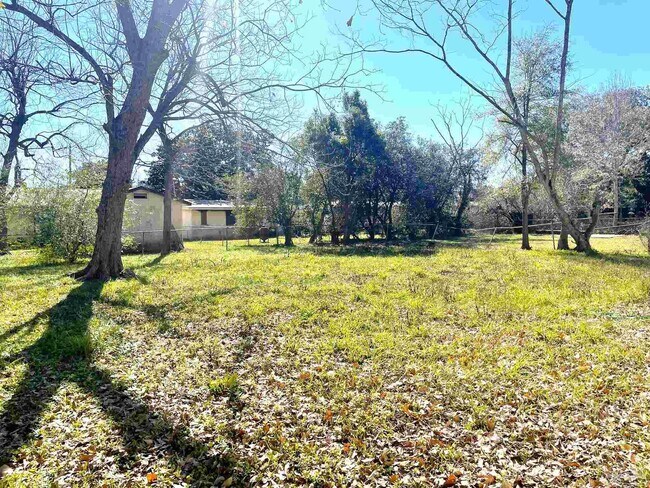 Building Photo - 31 Randolph Dr