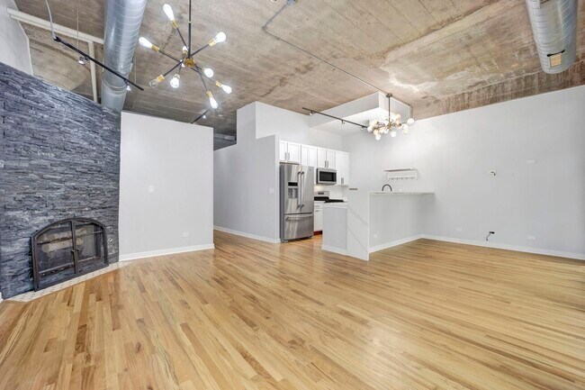 Building Photo - 1111 W 15th St