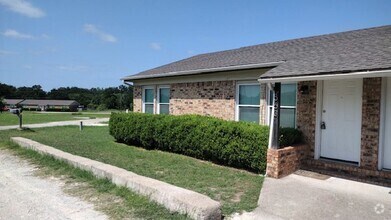 Building Photo - 863 Meadowlark Circle