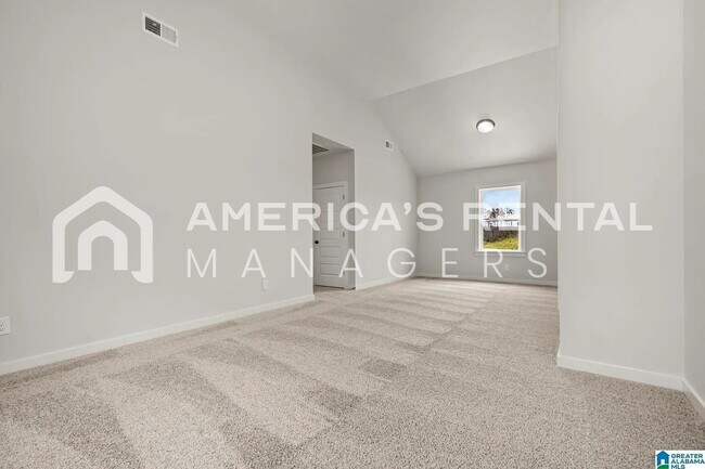 Building Photo - Rare 5 Bedroom Home for Rent!