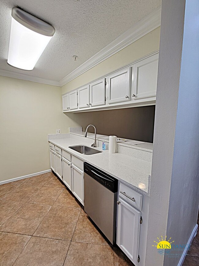 Building Photo - Renovated 2 Bedroom Condo in Sandestin!