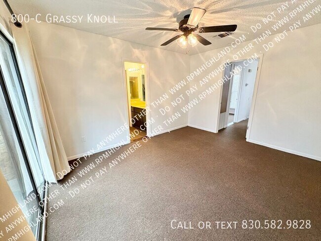 Building Photo - 800 Grassy Knoll