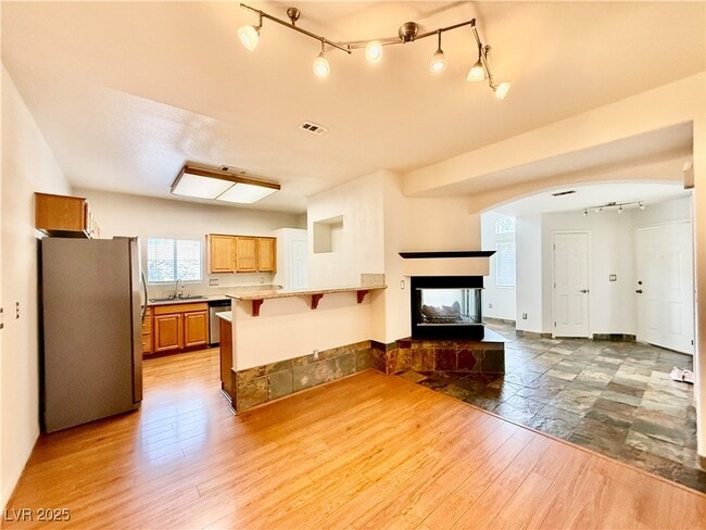 Building Photo - 1802 Ellisworth Pl