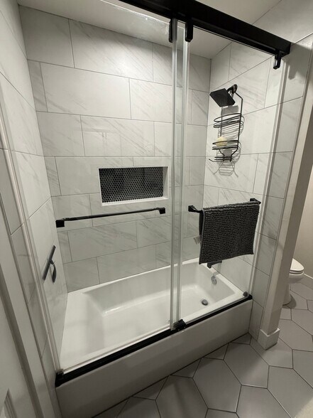 Building Photo - 776 Tiffany Pl