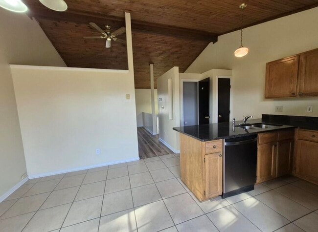 Building Photo - 1400 Hartland Woods Way