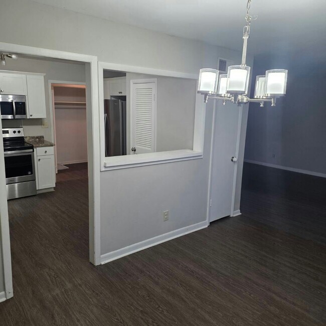 Building Photo - 3314 Northcrest Rd