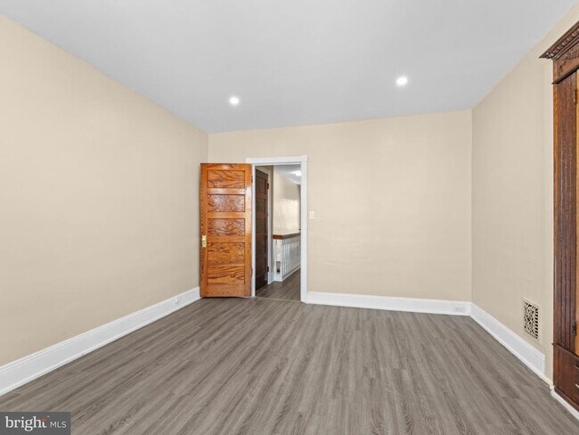 Building Photo - 1688 Fillmore St