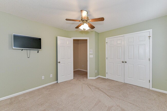 Building Photo - 1411 Deer Spring Ct