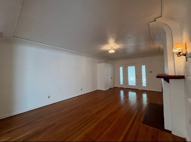 Building Photo - Charming 1930’s Highland Park Duplex
