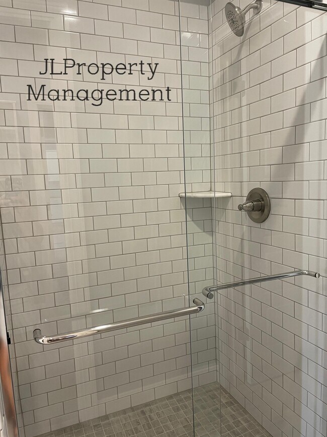 Building Photo - 15332 Jessica St