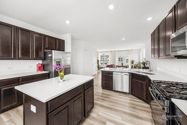 Building Photo - 14932 S McCarthy Cir
