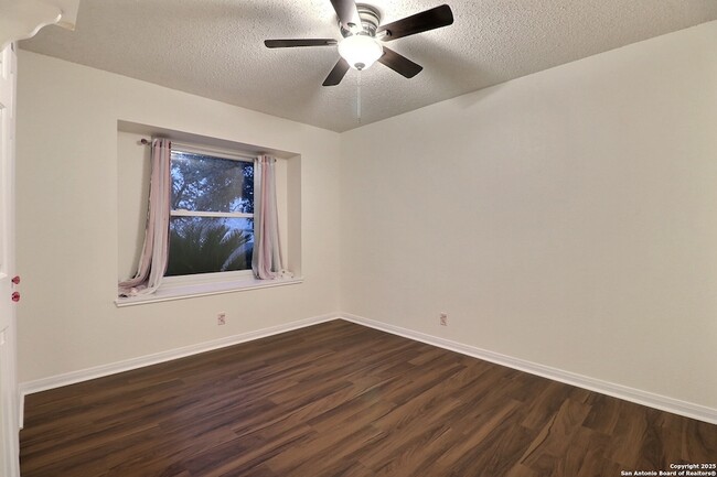 Building Photo - 8534 Timber Lodge