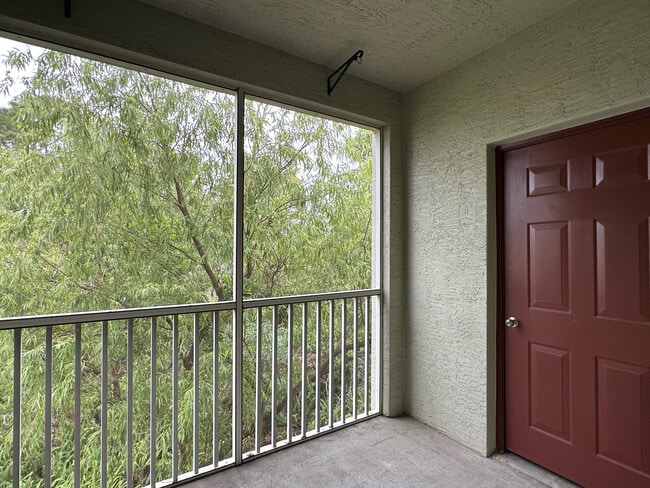 Building Photo - 5681 Bentgrass Dr