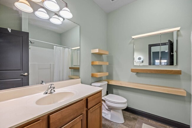 Building Photo - 123 Foxden Dr