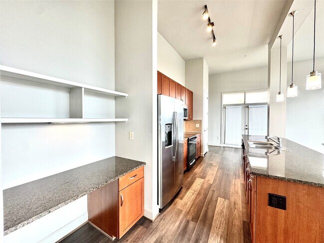 Building Photo - 3333 Weslayan St