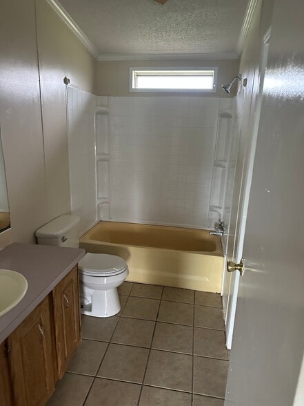 Building Photo - 120 Forest Creek Ln