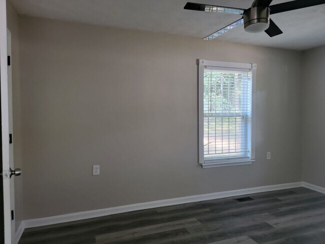 Building Photo - Intown Ranch - ADA Accessible Voucher Approved - Immediate Move In