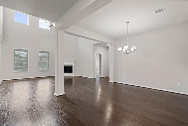 Building Photo - 14108 N Crater Lake Trail