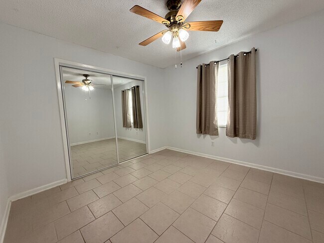 Building Photo - 3642 Rosewood St