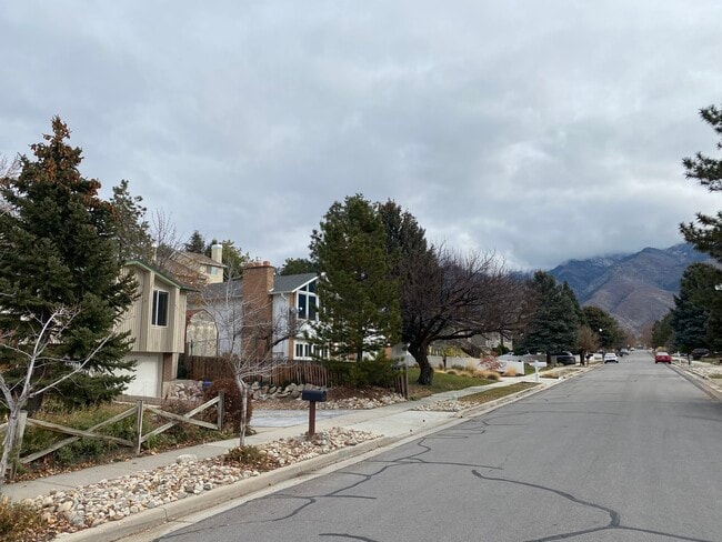 Building Photo - 2333 Cliff Swallow Dr