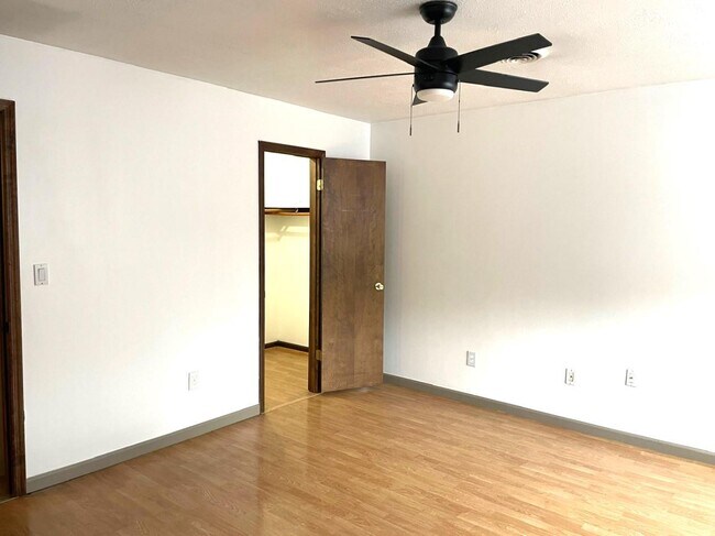 Building Photo - 12 Sunstone Dr