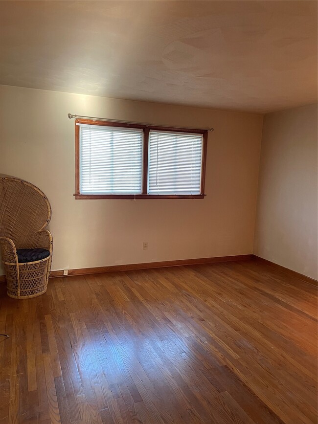 Building Photo - 723 Prescott Ave