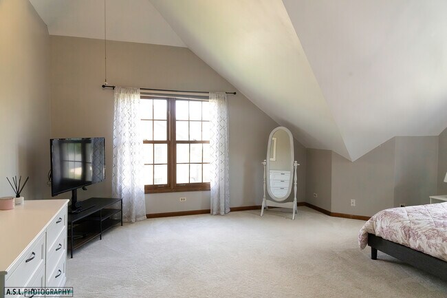 Building Photo - 251 Millington Ln
