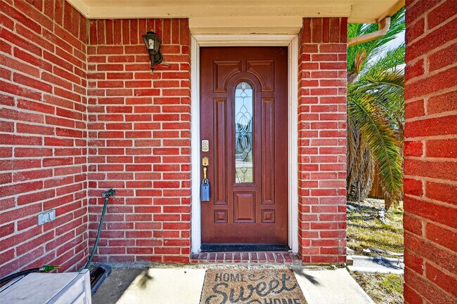 Building Photo - 11902 Rolling Stream Dr